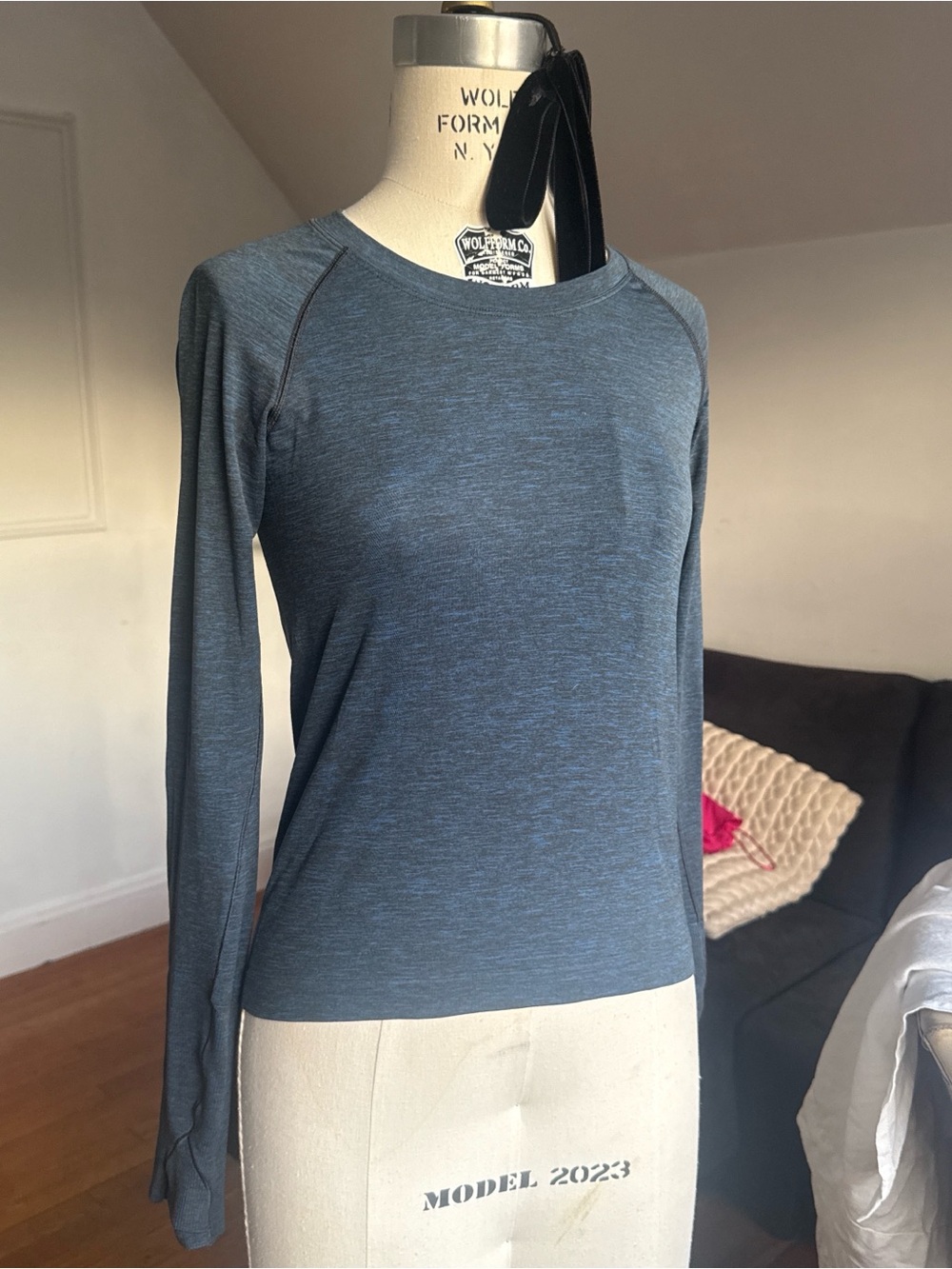 lululemon athletica Women’s Long-Sleeve Crewneck Top - Slate Blue